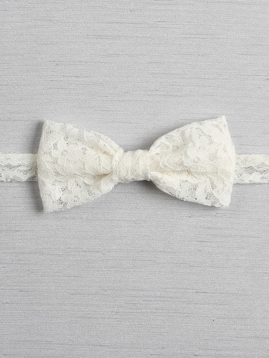 Lace Pre-tied Bow Tie