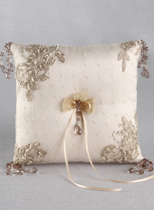 Bella Donna Ring Pillow