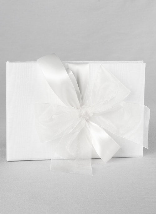 Tres Beau Guest Book