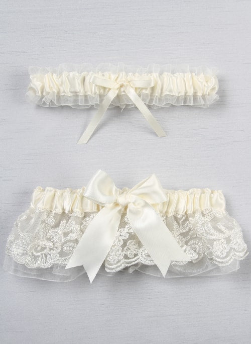 Chantilly Lace Bridal Garter Set