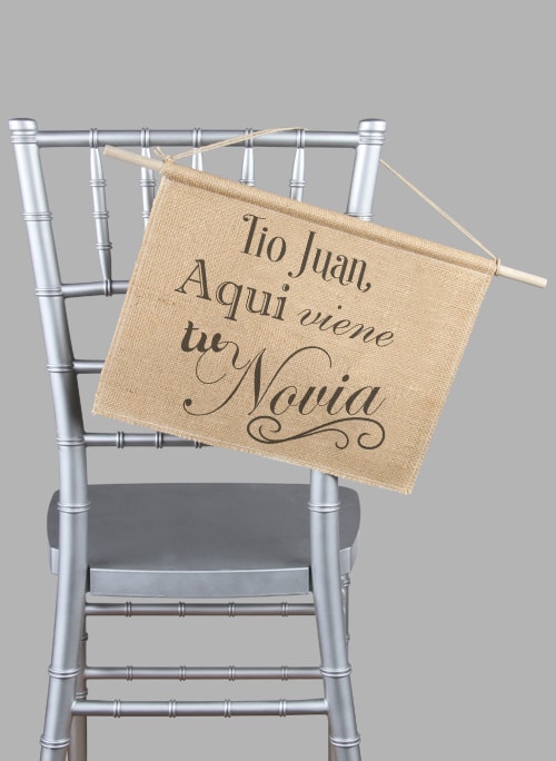 Personalized Aqui viene la Novia Burlap Sign